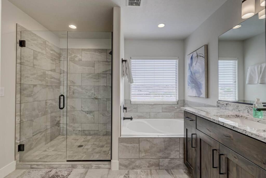 St George, Private Hot Tub/Patio, New Community Villa Washington Luaran gambar