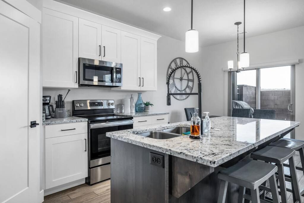 St George, Private Hot Tub/Patio, New Community Villa Washington Luaran gambar